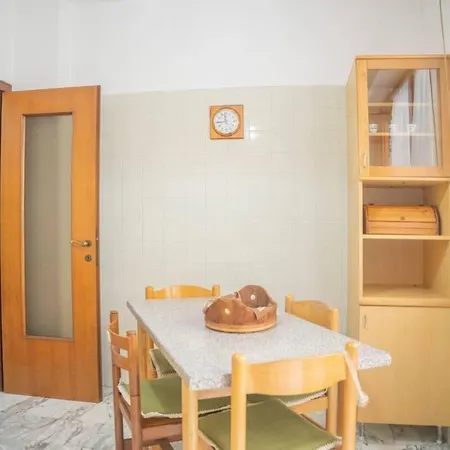 005 - Casa Spaziosa Centro Citta Carruggio Mare A 150m