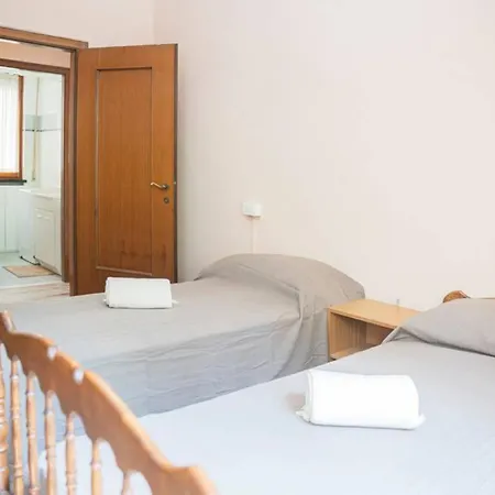 005 - Casa Spaziosa Centro Citta Carruggio Mare A 150m Apartment *