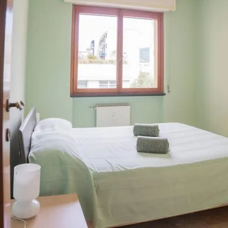 005 - Casa Spaziosa Centro Citta Carruggio Mare A 150m
